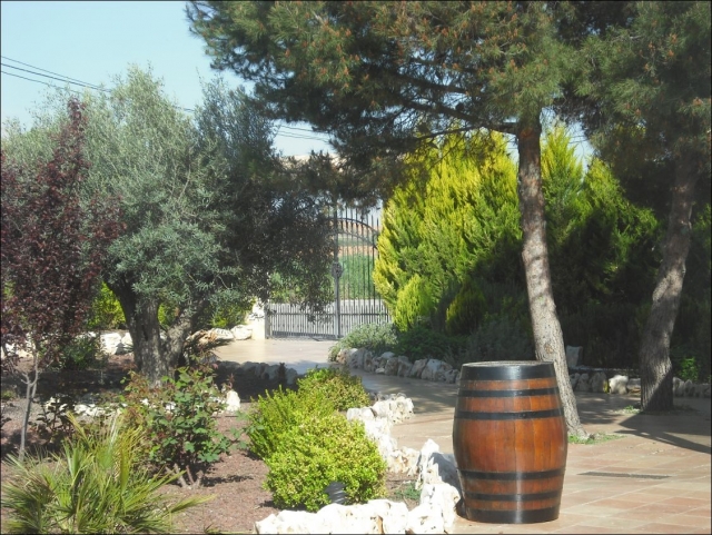 Entrada a las bodegas